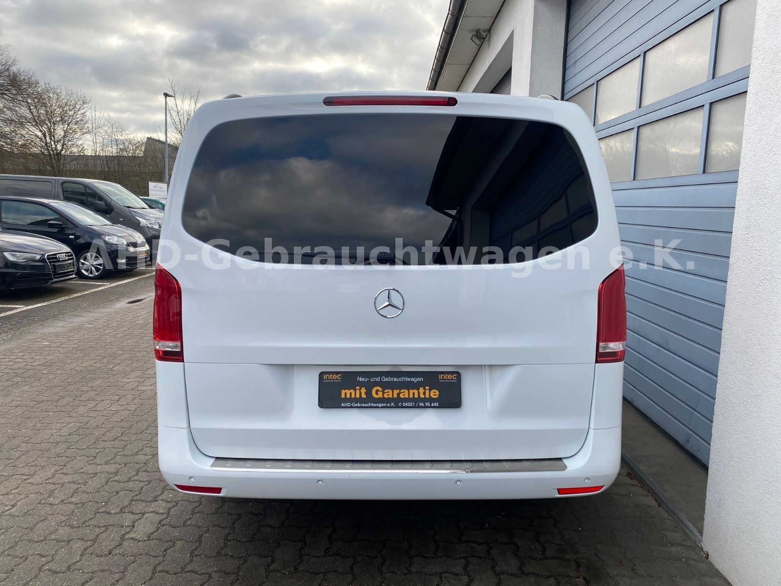 Fahrzeugabbildung Mercedes-Benz Vito Tourer 114/116/119 CDI Edition lang