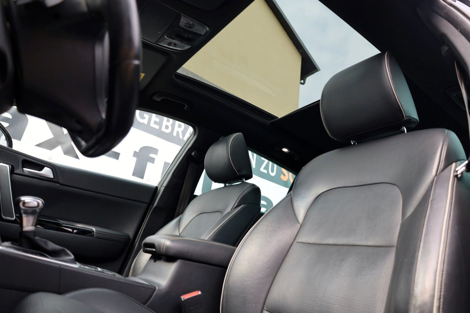 Fahrzeugabbildung Kia Sportage GT-Line 4WD Leder,Panorama,Kamera,JBL