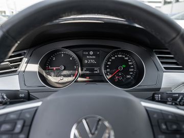 Volkswagen Passat Variant - 11