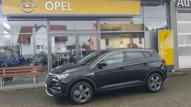 Fotografie des Opel Grandland (X)