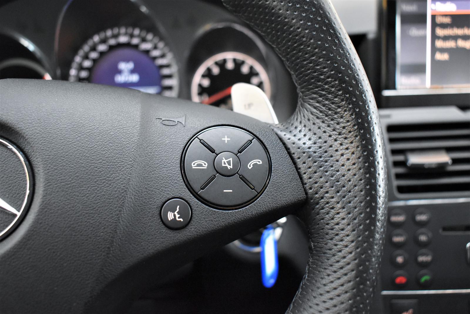MERCEDES-BENZ C63 AMG V8 6.2 457ch BVA Toit ouvrant Sièges chauffants cuir
