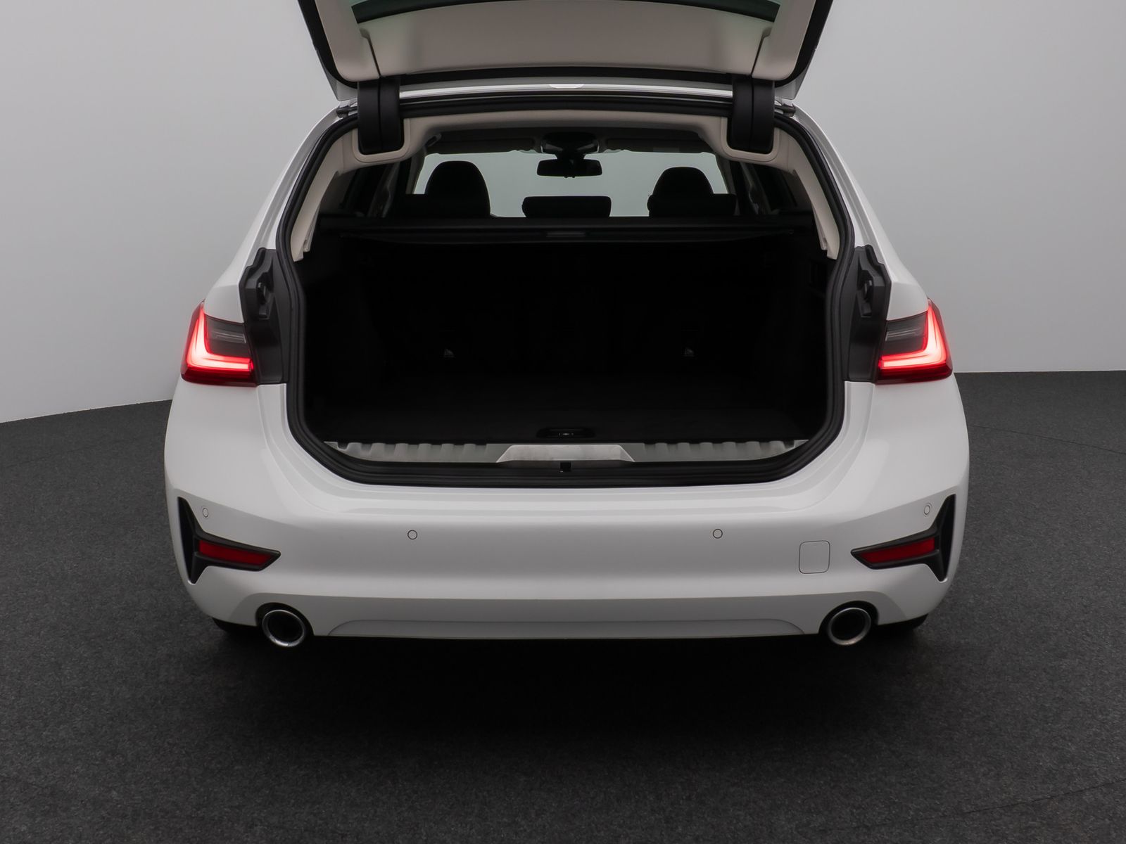 Fahrzeugabbildung BMW 320e  Kamera Laser HUD DAB HiFi Komfort Alarm