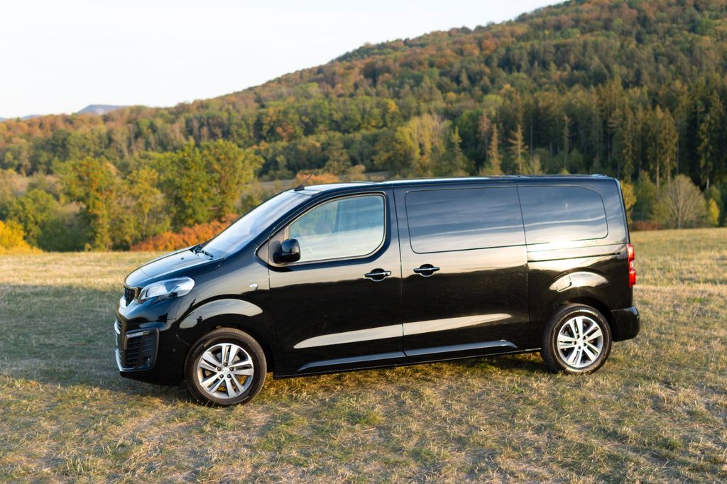 Image of Peugeot Traveller