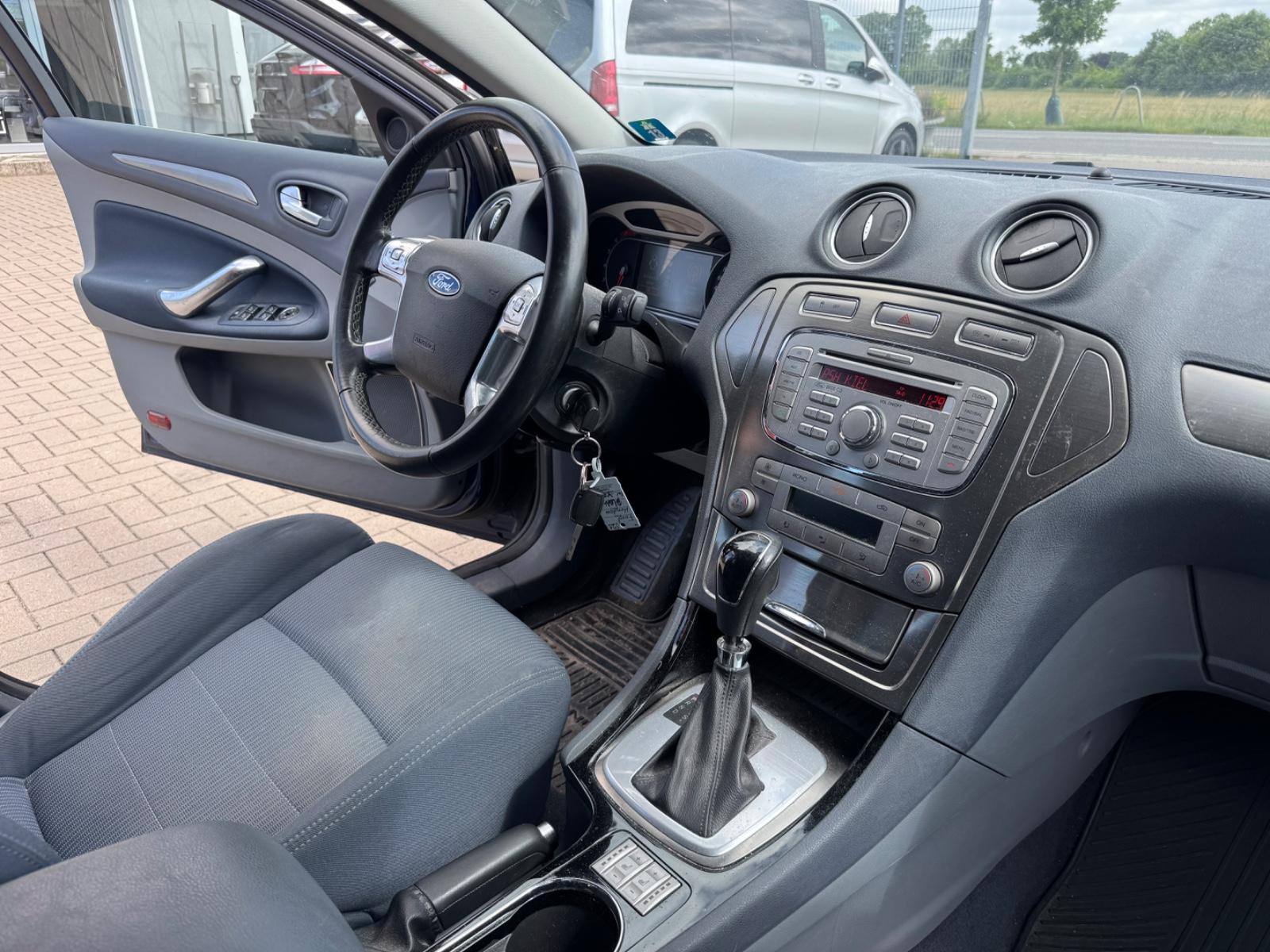 Ford Mondeo 2010 — photo 8