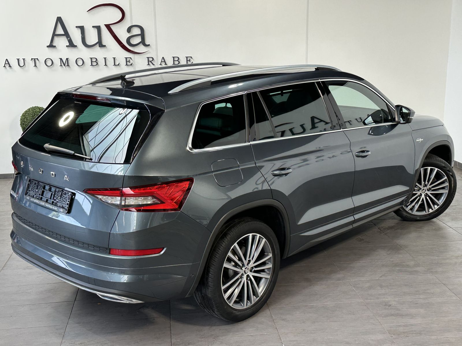 Fahrzeugabbildung SKODA Kodiaq 2.0 TDI DSG L&K 7-Sitzer NAV+LED+AHK+PANO