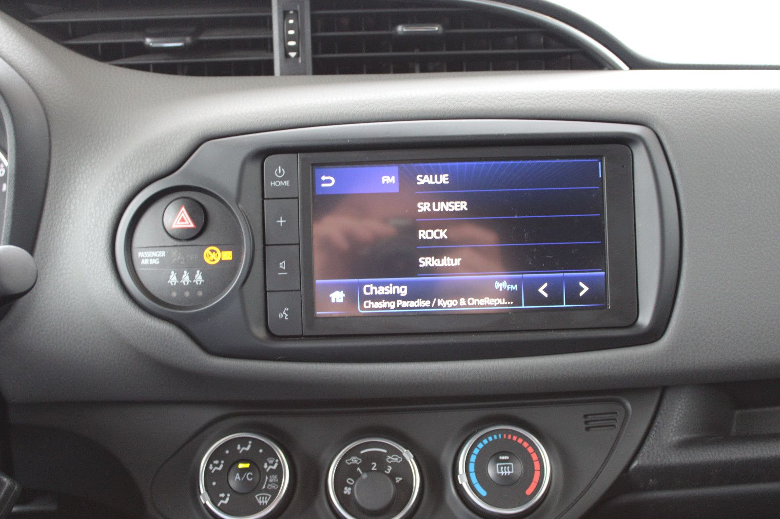 Fahrzeugabbildung Toyota Yaris Comfort 1,5 L 6-Gang *CarPlay*Kamera
