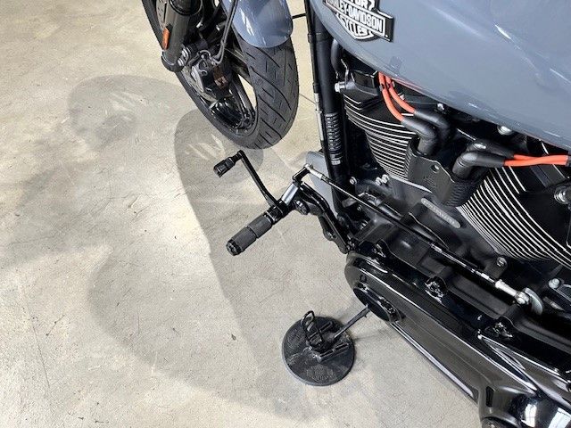 Fahrzeugabbildung Harley-Davidson FXDRS 114cui Custom Umbau