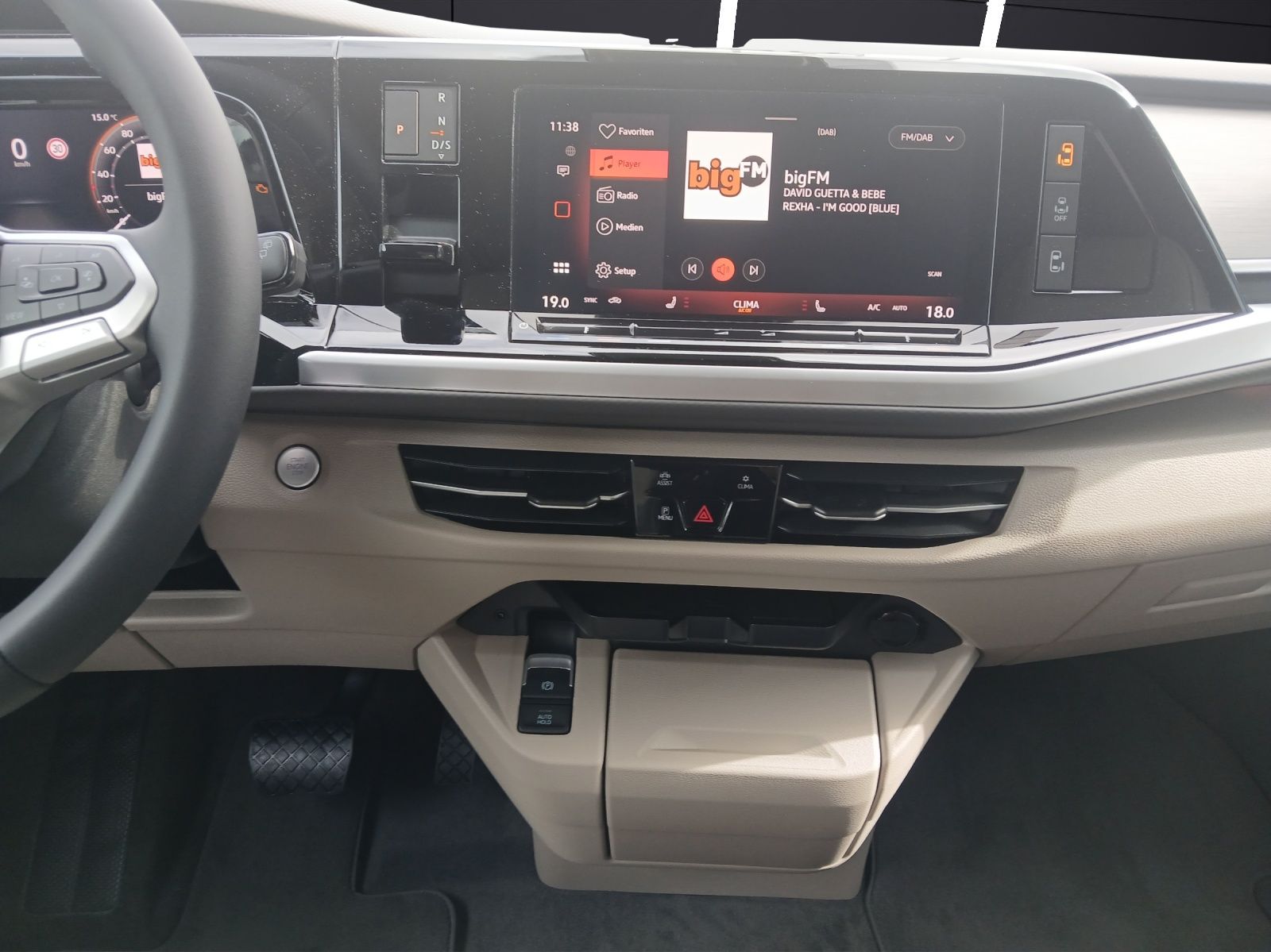 Fahrzeugabbildung Volkswagen T7 Multivan TSI Edition 7- DSG AHK NAVI IQ.LIGHT