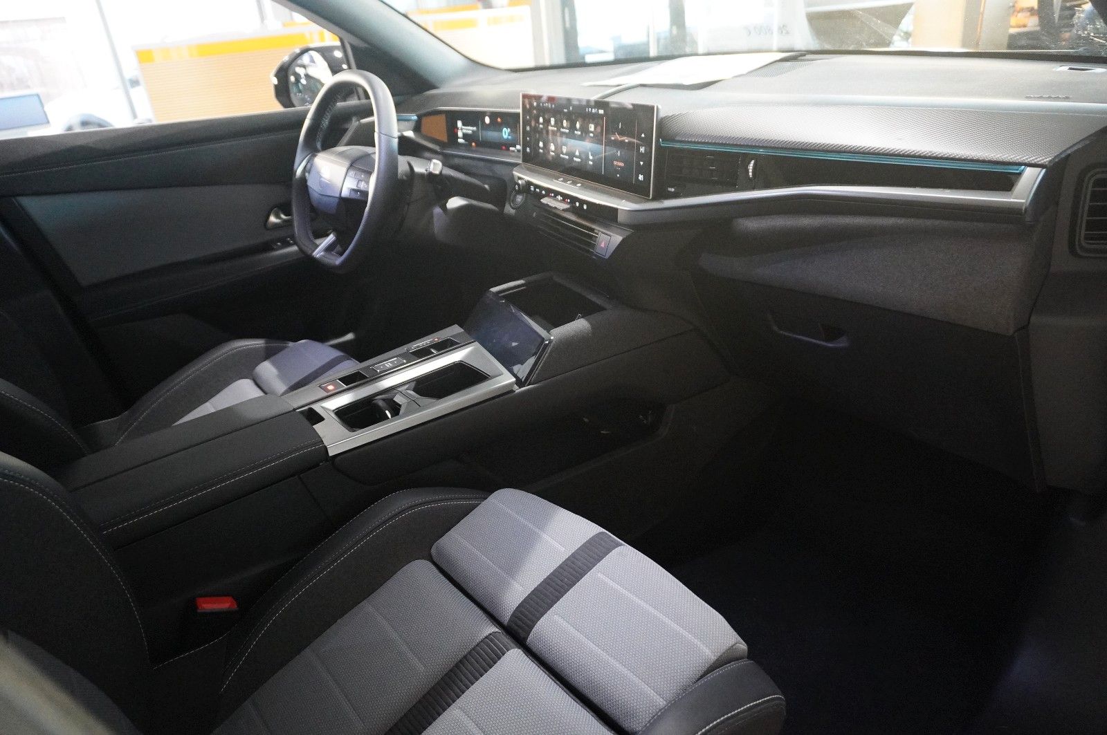 Fahrzeugabbildung Opel Grandland B 1.2 48V GS MHD LED-MATRIX/KAMERA/SHZ