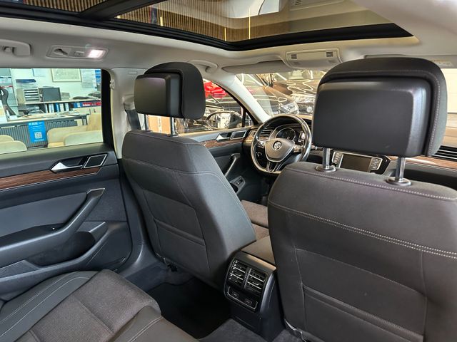 Volkswagen Passat *AHK*SZHZ*PANO*ACC*NAVI*