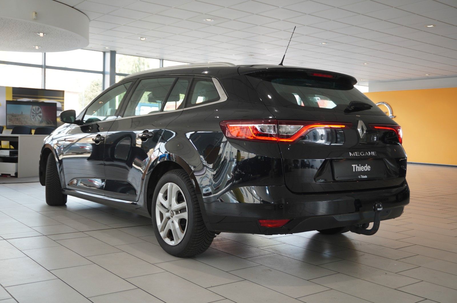 Fahrzeugabbildung Renault Megane IV 1.5D GT BUSINESS NAVI/LED/PDC/VIRT/AHK