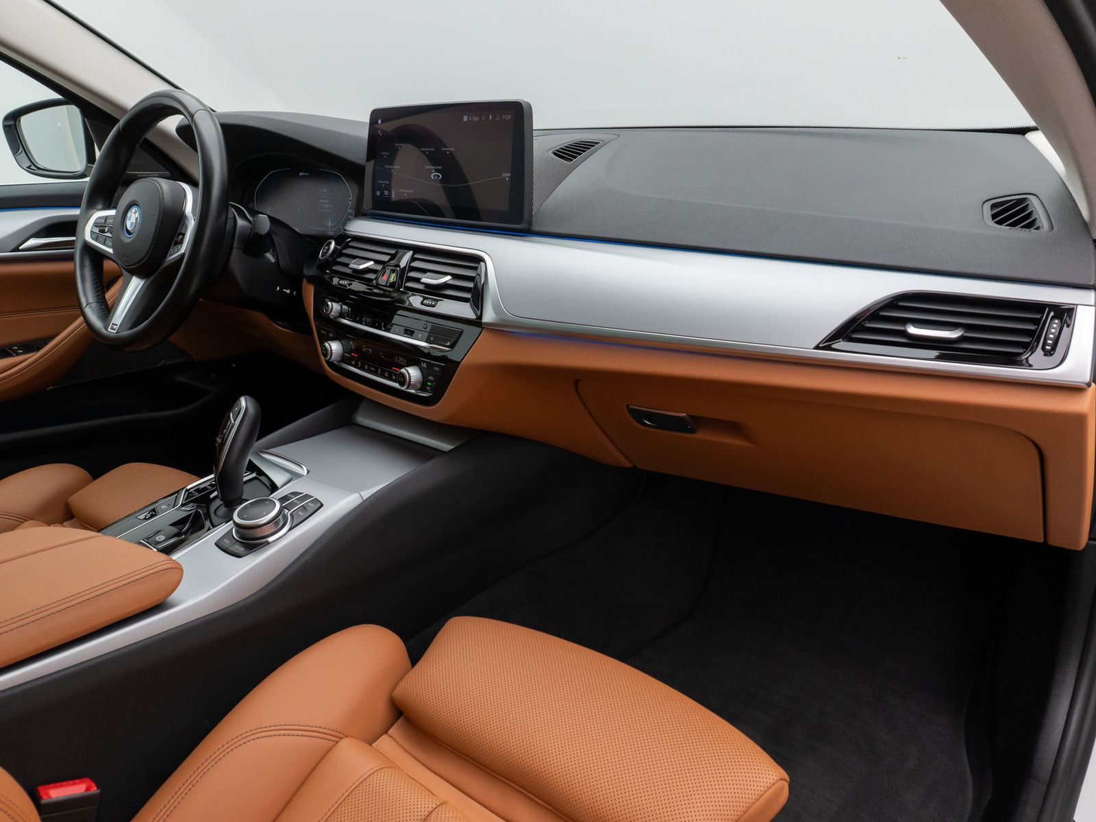 Fahrzeugabbildung BMW 520e Glasdach Kamera DAB H/K DispKey Sport Alarm