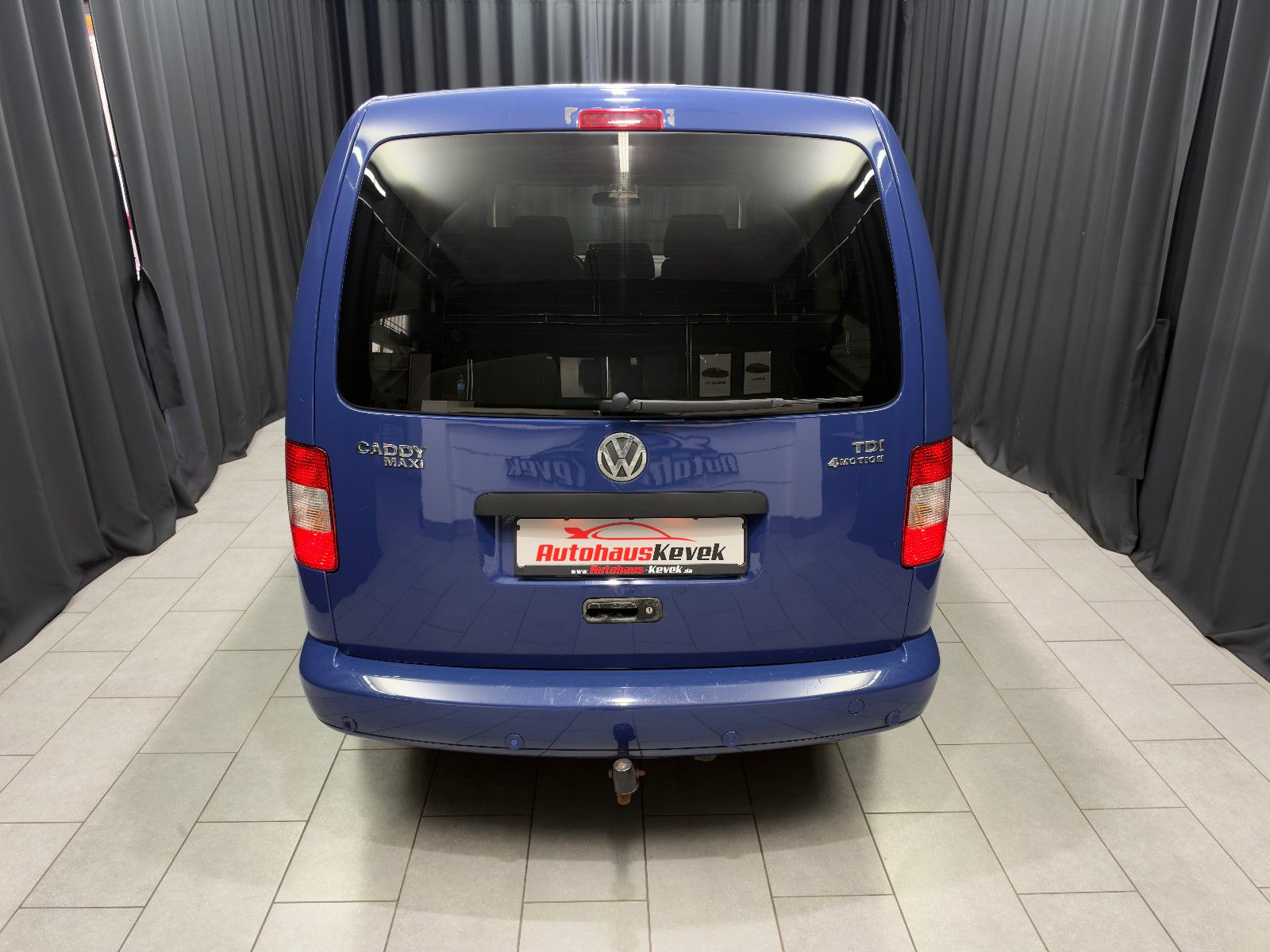 Fahrzeugabbildung Volkswagen Caddy Maxi Life Team 4Motion |AHK|PDC|7-SITZER