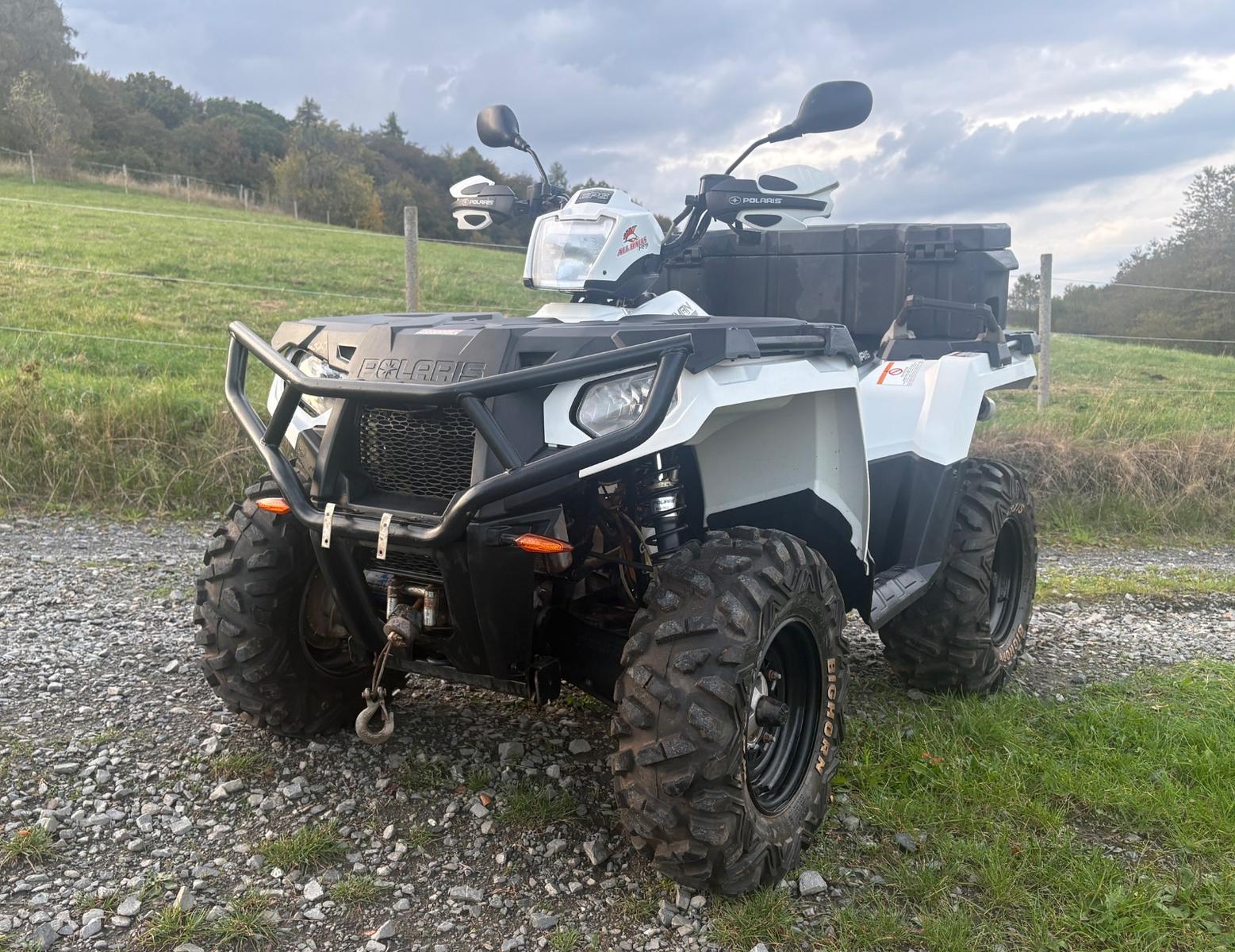 Polaris Sportsman 2014 — салон