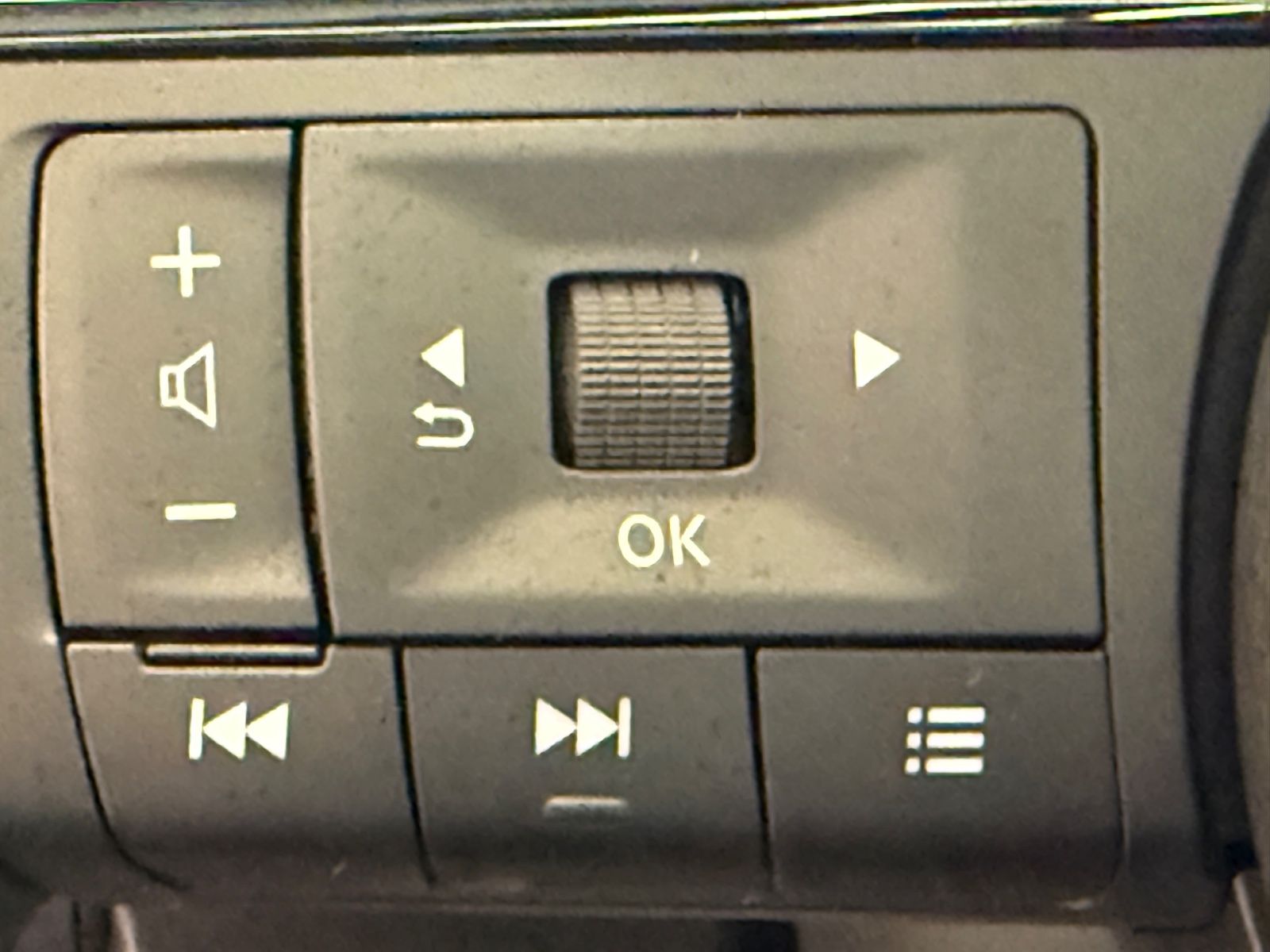 Fahrzeugabbildung Nissan Qashqai Tekna, 360° Kamera, Navi, WP, Panod.