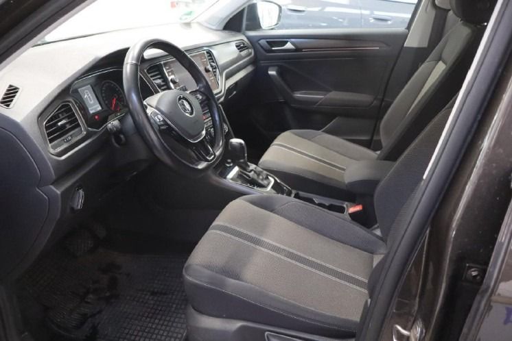 Fahrzeugabbildung Volkswagen T-Roc 15TSI DSG Style STHZG NAVI KAMERA 1HAND AC