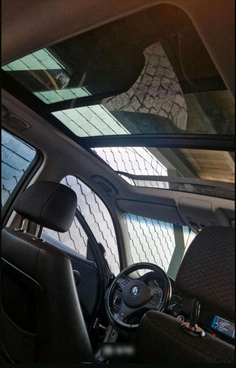 BMW 320 2011 — photo 8