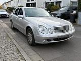 Mercedes-Benz E 320 AVANTGARDE Navi Rückfahrkamera Scheckheft - gebrauchte Mercedes-Benz E 320 aus dem Jahr 2003