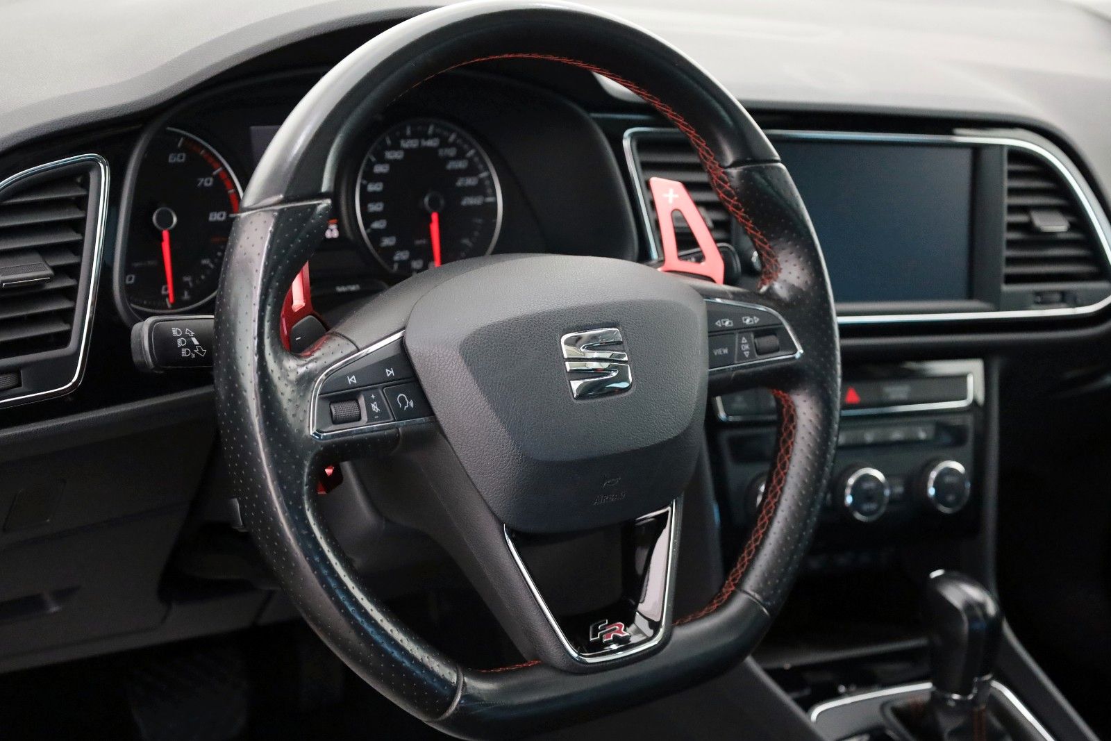 Fahrzeugabbildung SEAT Leon FR T.Leder,Navi,LED,ACC,Apple CarPlay,SD,SH