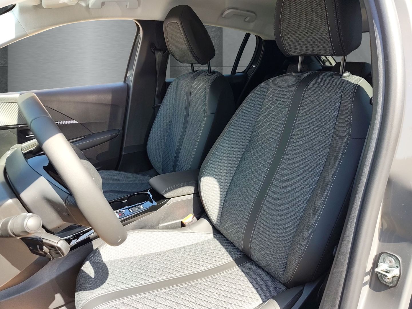 Peugeot 208 - Bild 8