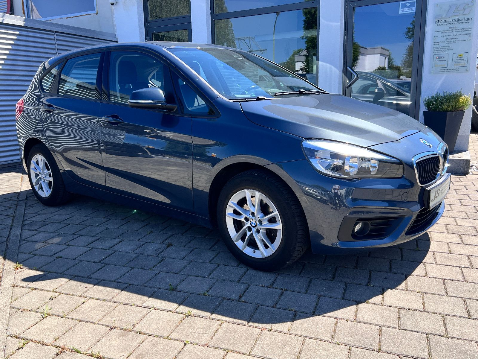 BMW 218 i 2 Active Tourer Panorama Service TÜV NEU !
