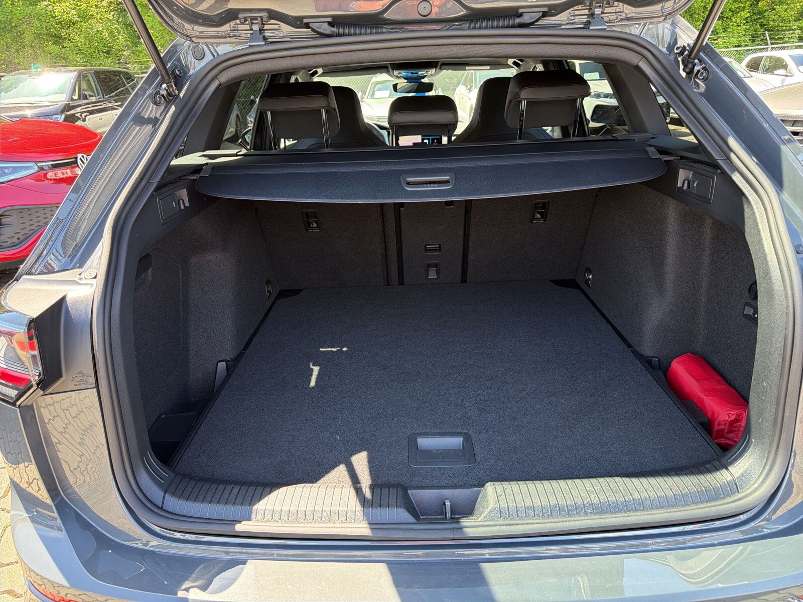 Golf Var. R-Line eTSi DSG Navi PANO AZV Kamera