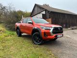 Toyota Hilux 2,8D Double Cab, OME-Fahrwerk - gebrauchte Toyota Hilux aus dem Jahr 2021