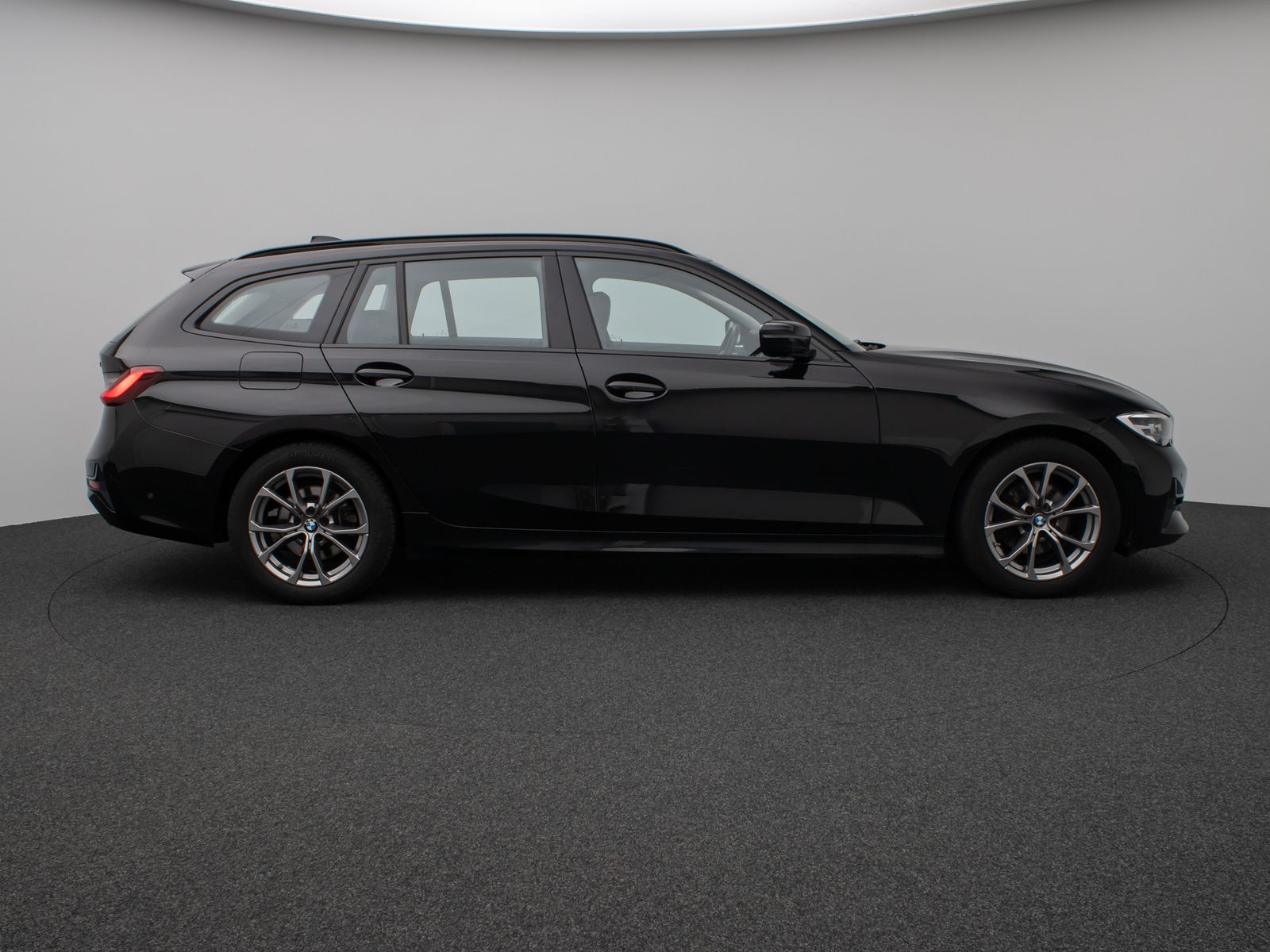 Fahrzeugabbildung BMW 320d Sport Line LED PDC Geschwindigk Indivibual