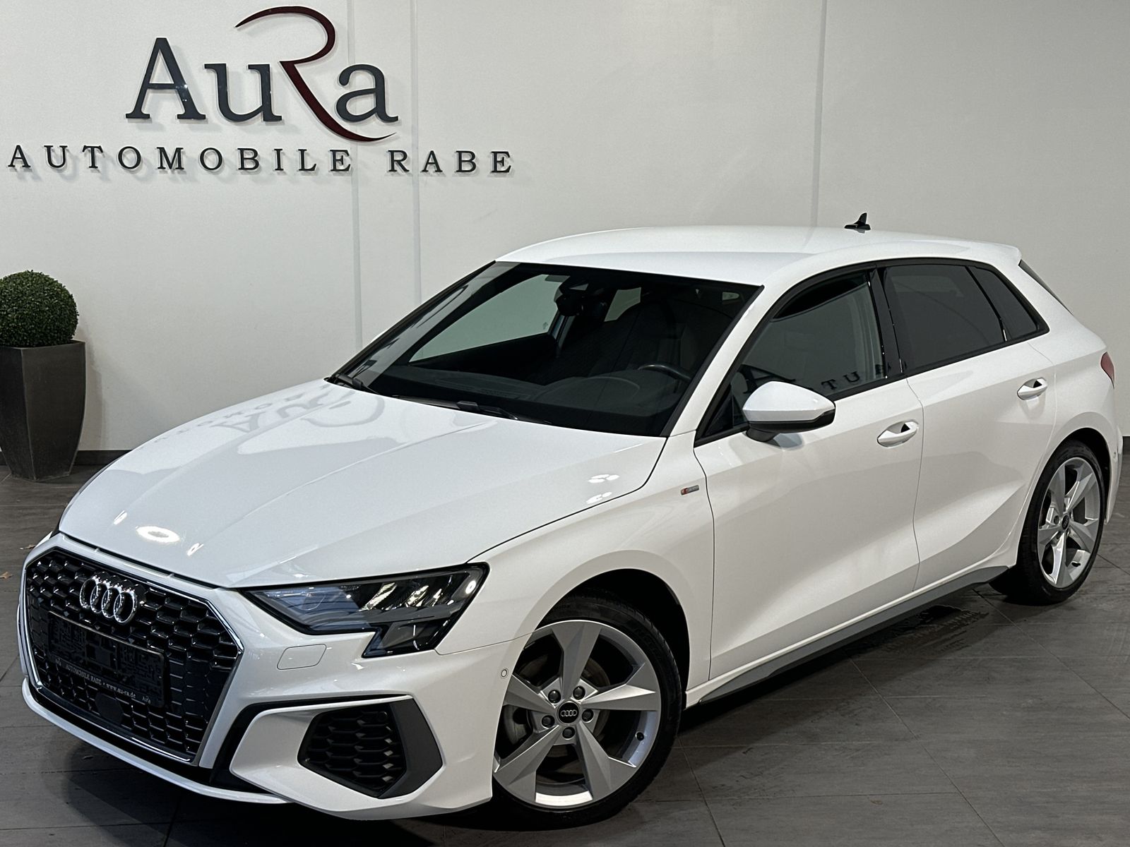 Fahrzeugabbildung Audi A3 SpB 35 TDI S-Line NAV+LED+ACC+AHK+18ZO+VCOCK