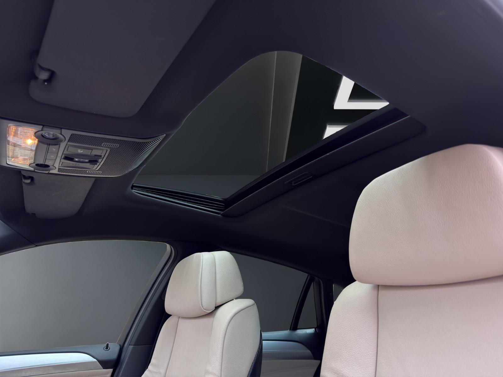 BMW X6 M50d 381 ch • Head-up • Toit ouvrant • Phares LED adaptatifs • Caméra • Cuir Nappa beige