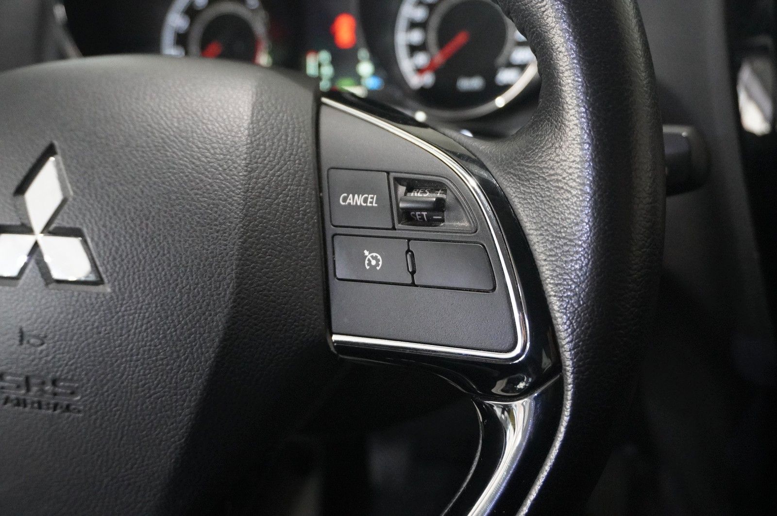 Fahrzeugabbildung Mitsubishi ASX 1.6 EDITION 2WD NAVI/LED/KAMERA/SHZ/TEMP/DAB