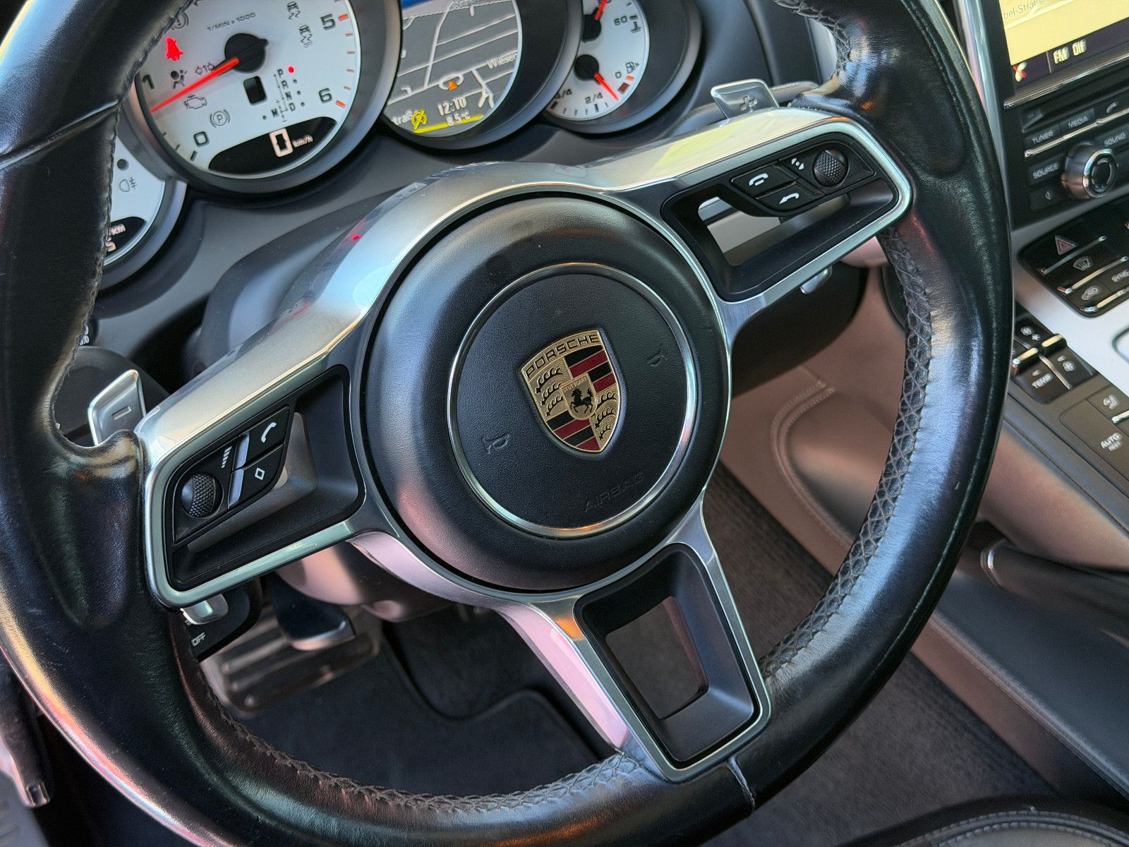 Fahrzeugabbildung Porsche Cayenne /LED/S-DACH/21"ALU/NAVI/LEDER/KAMERA