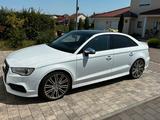 Audi S3/8V Limousine - Audi S3: 8 L