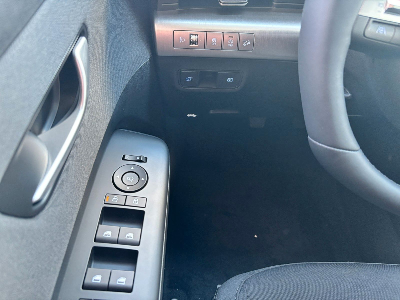 Fahrzeugabbildung Hyundai Kona 1.6 T-GDI Trend KlimaA,LED,Navi,SHZ,el.Heck