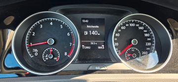 Volkswagen Golf - 11