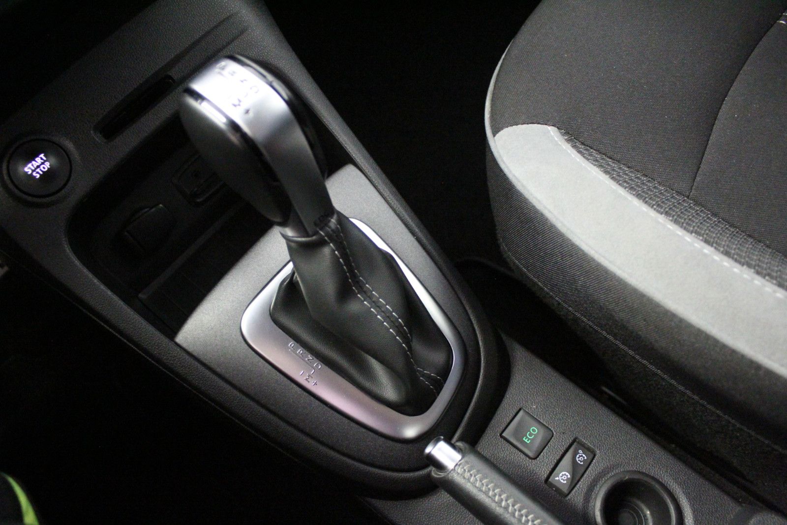 Fahrzeugabbildung Renault Captur TCe 150 EDC GPF Bose Edition