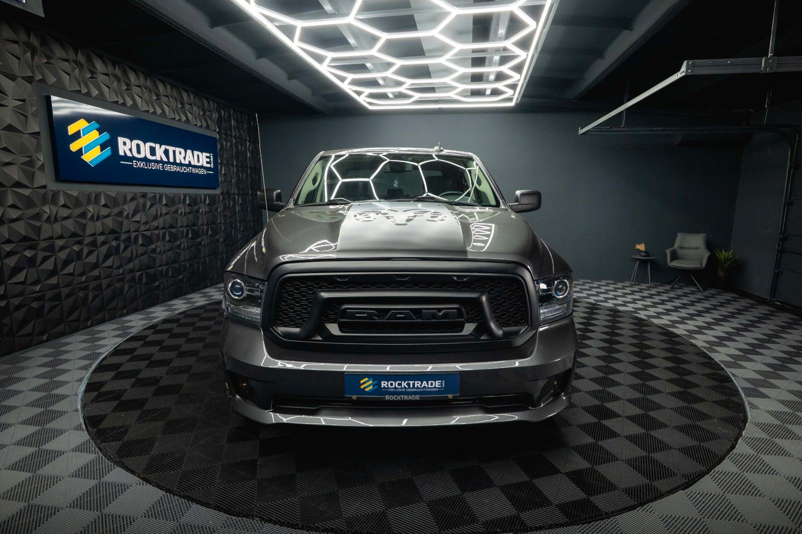 Fahrzeugabbildung Dodge RAM 5.7 V8 HEMI 4x4 OFFROAD Night-Paket *LED*AHK