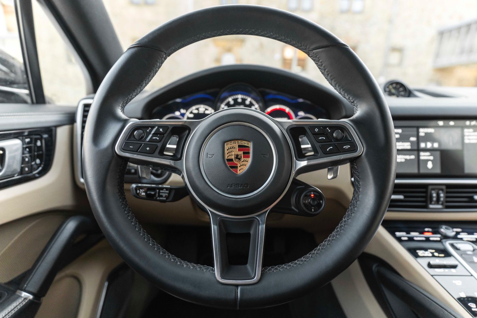 Fahrzeugabbildung Porsche Cayenne E-Hybrid SPORT-CHRONO BURMESTER 360° LED