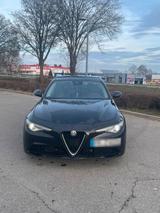 Alfa Romeo Giulia 2.2 JTD - Alfa Romeo Gebrauchtwagen in Freiburg