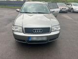 Audi A6 Automatik Kombi    2,4 Benzin - Audi A6 aus 2002 mit Benzin-Antrieb: Kombi, 2.4