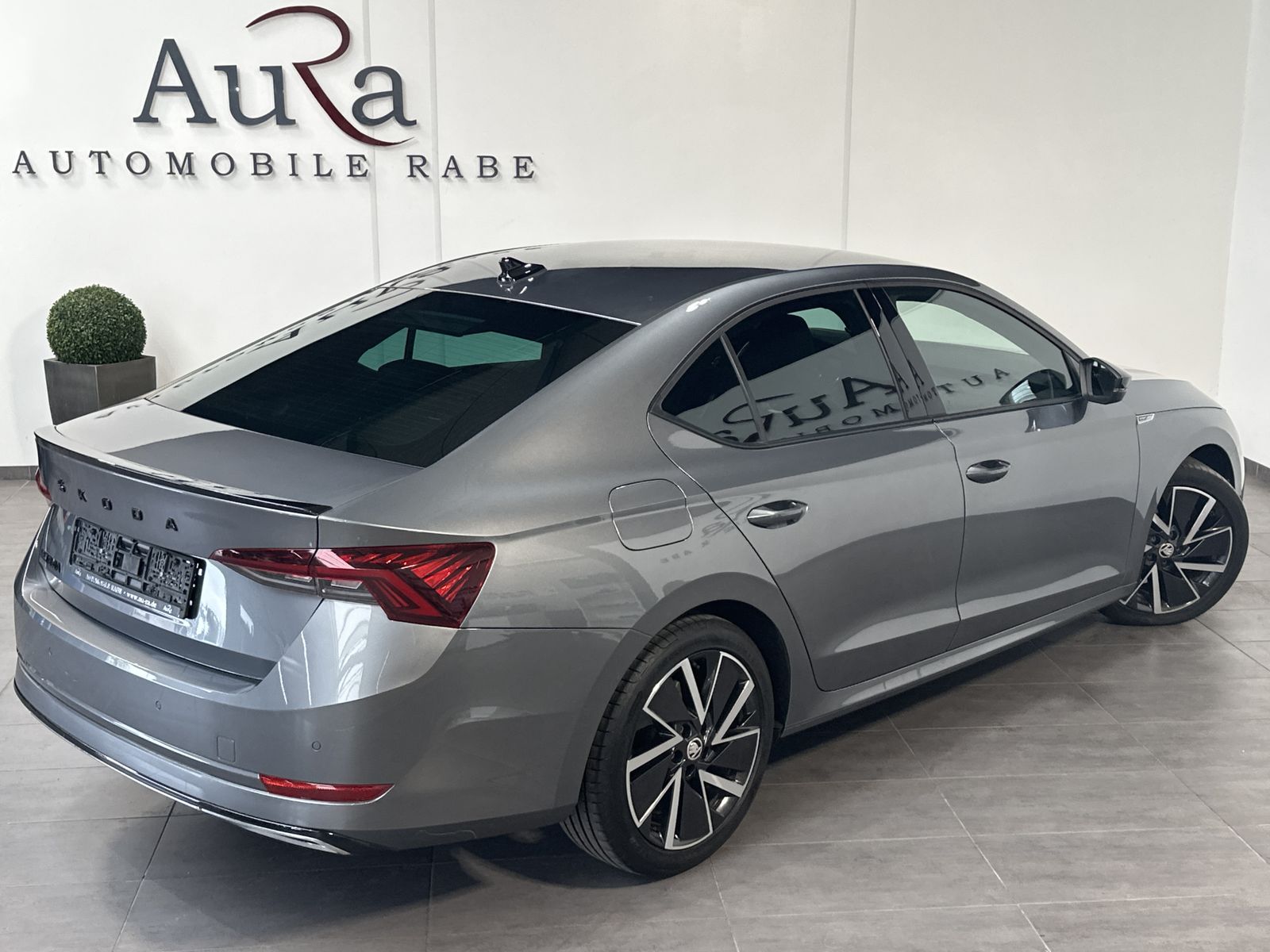 Fahrzeugabbildung SKODA Octavia 2.0 TDI DSG Sportline DSG NAV+LED+ACC+HU