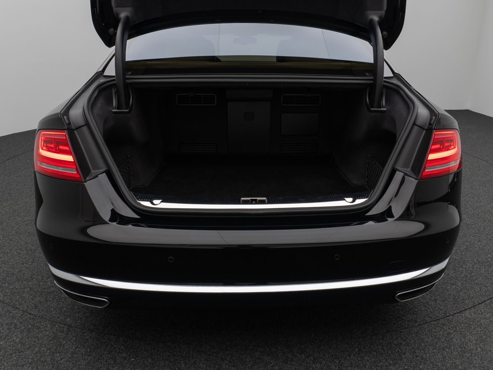 Fahrzeugabbildung Audi A8 W12 Lang Chauffeur GSD B&O Keramik TV Voll