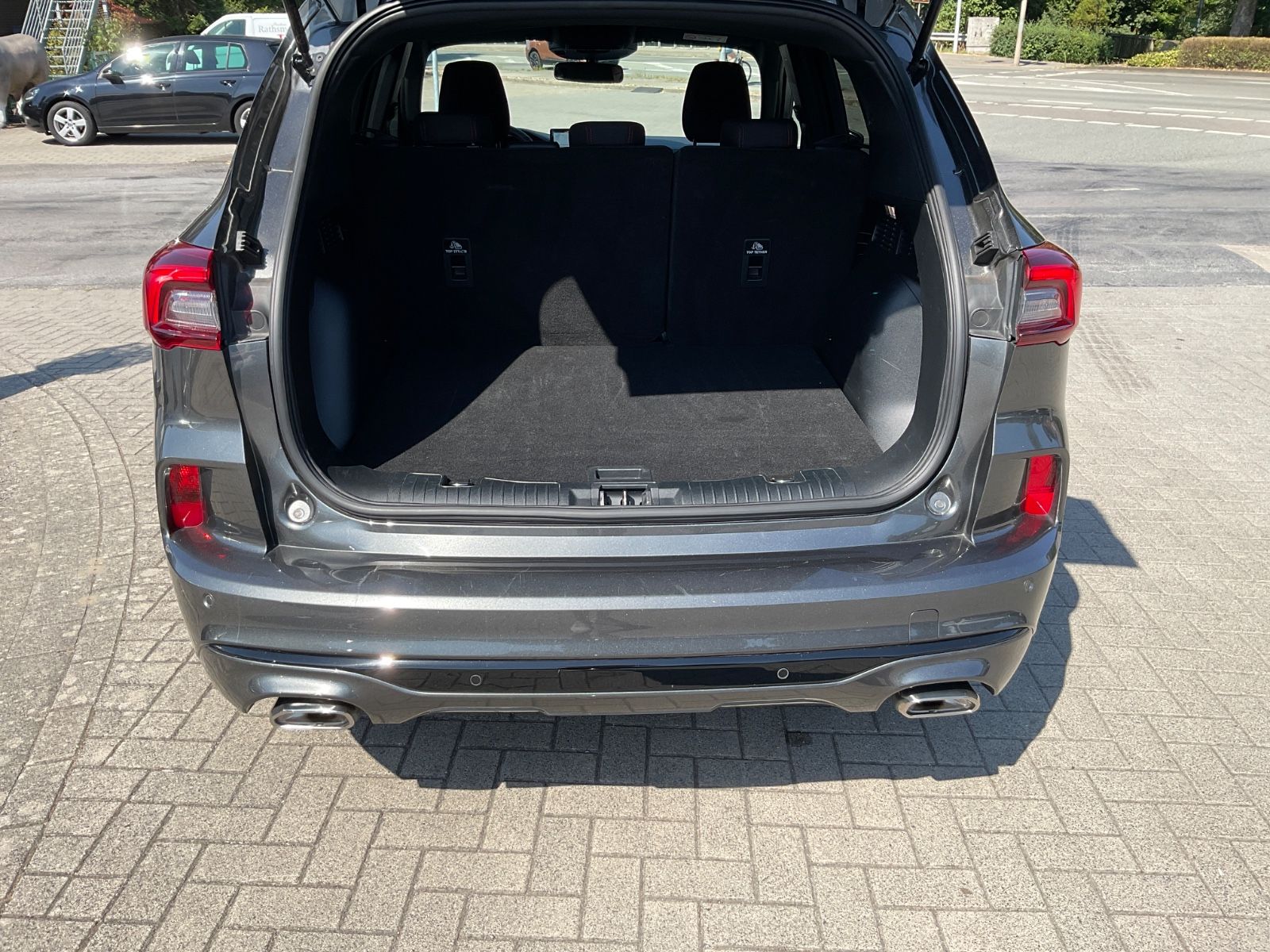 Fahrzeugabbildung Ford Kuga 1.5 EcoBoost ST-Line Auto,LED,ACC,Kamera