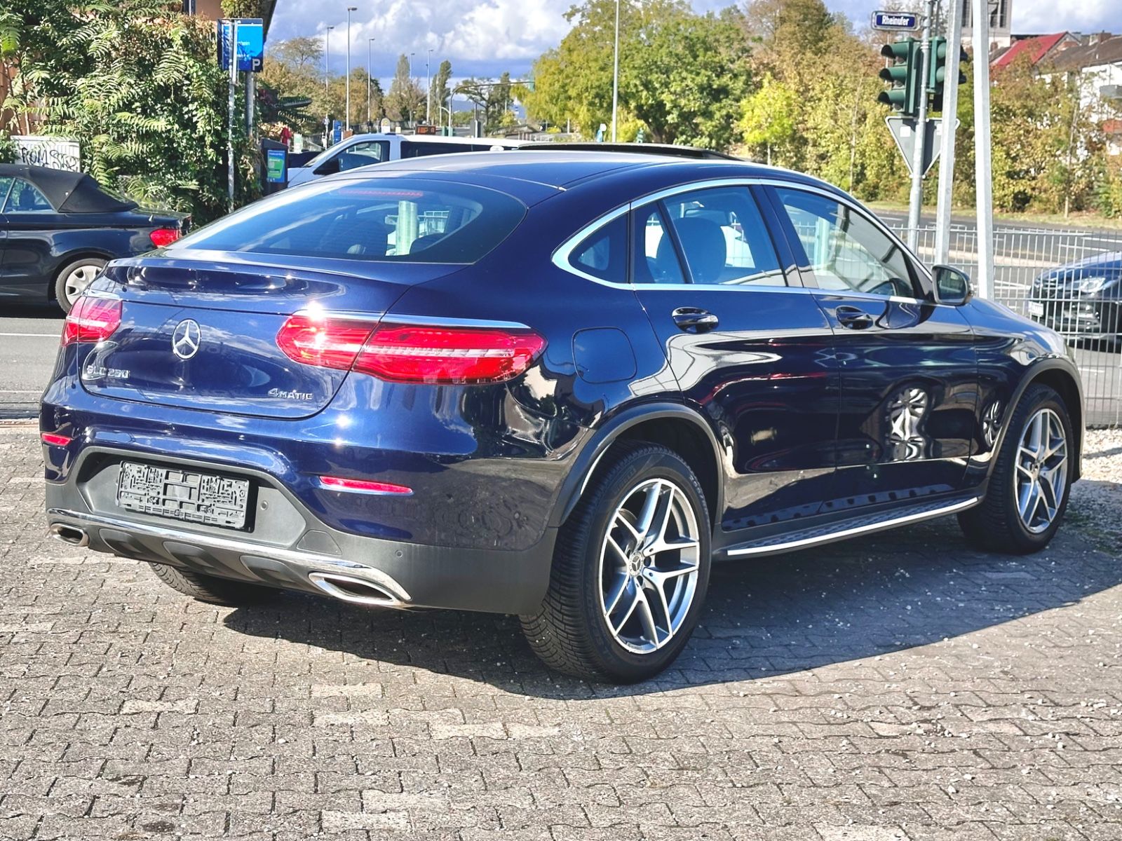 Fahrzeugabbildung Mercedes-Benz GLC 250 COUPE AMG 4MATIC*ESHD+KAMERA*