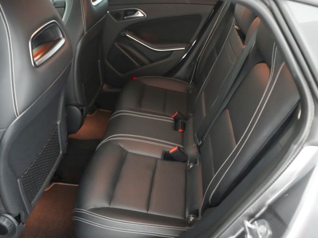 CLA 200 Shooting Brake URBAN STYLE EDITION DCT+N