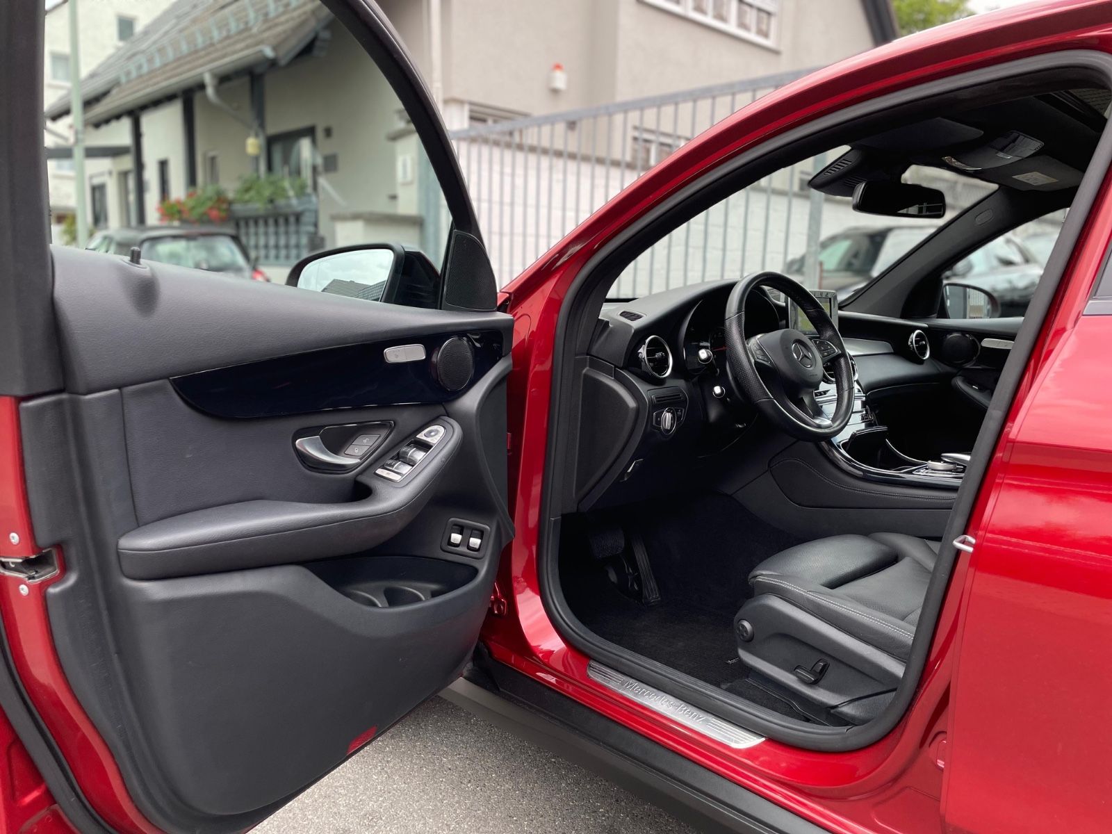 Fahrzeugabbildung Mercedes-Benz GLC 300 Coupe 4-Matic |Leder|Navi|Kamera|20"|AHK