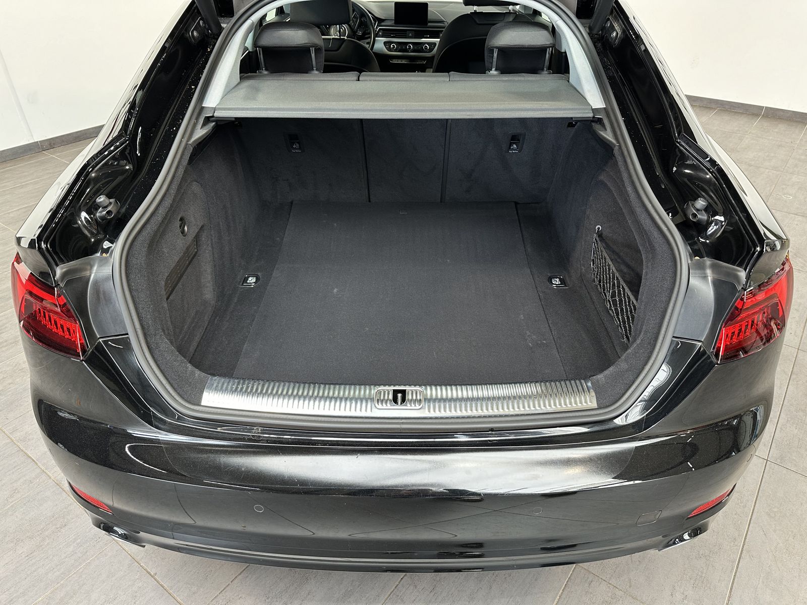Fahrzeugabbildung Audi A5 SpB 35 TFSI Aut. NAV+XEN+SHZ+TEMPOMAT+18ZOLL
