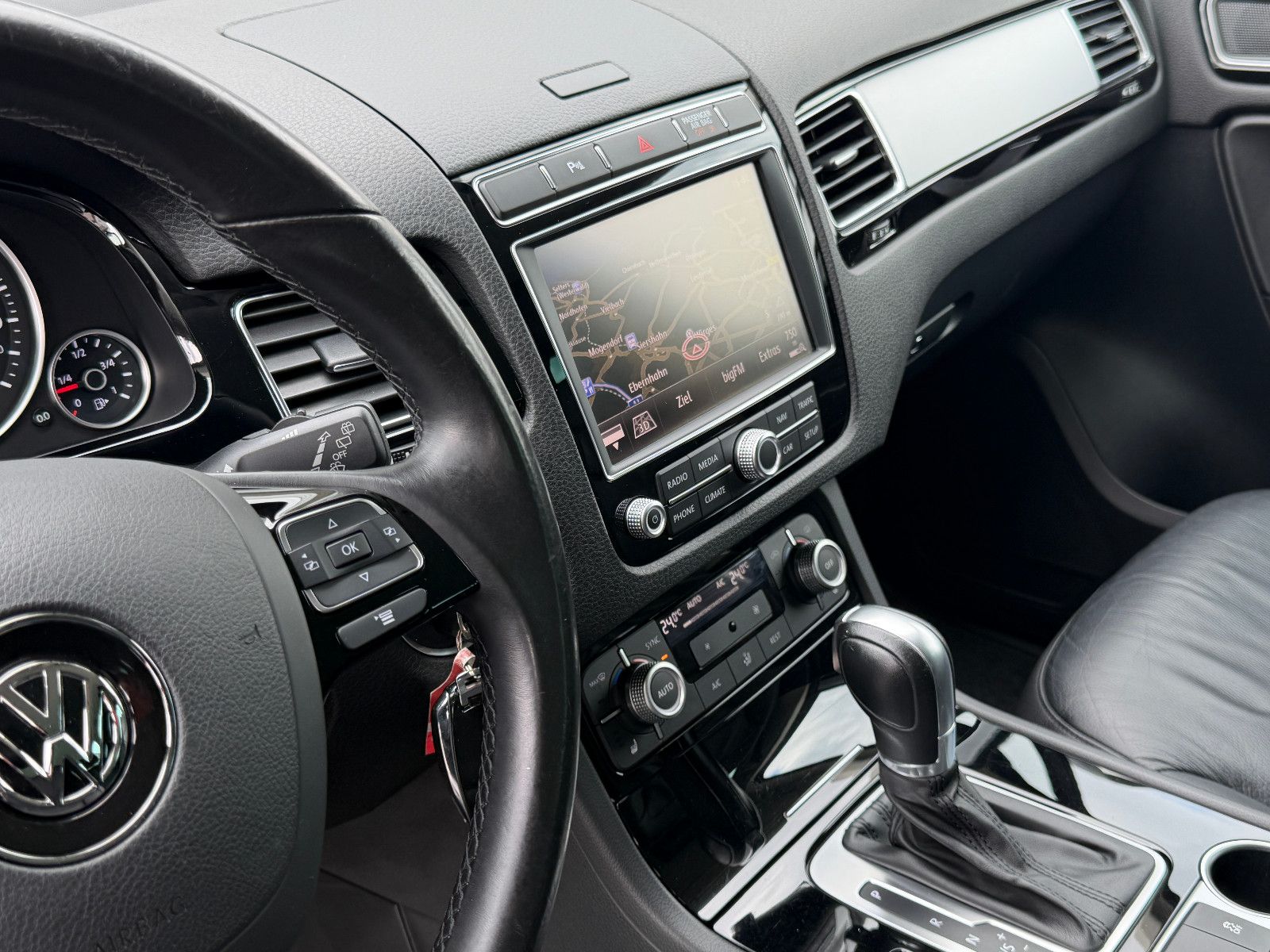 Fahrzeugabbildung Volkswagen Touareg V6 TDI Terrain Tech 4Mot/NAVI/LED/LEDER
