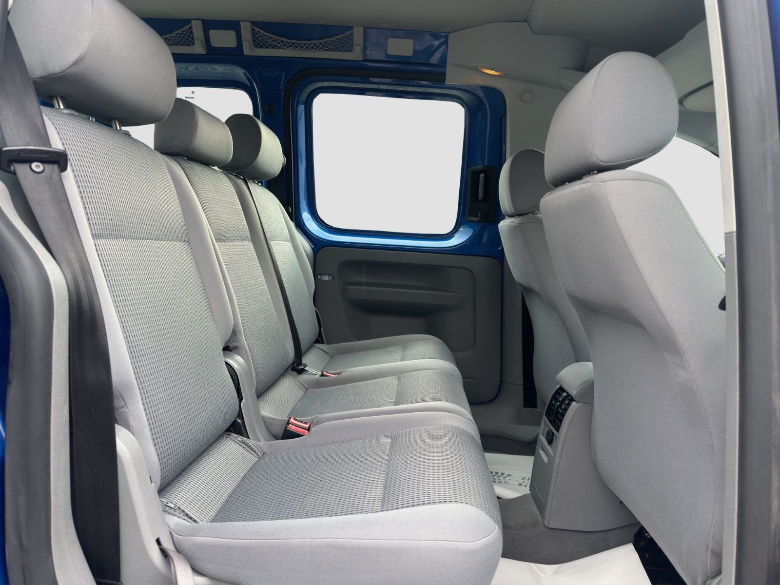 Fahrzeugabbildung Volkswagen Caddy Life/Klima/7-Sitzer/TÜV-07.2027/