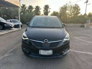 Opel Zafira Tourer - 2